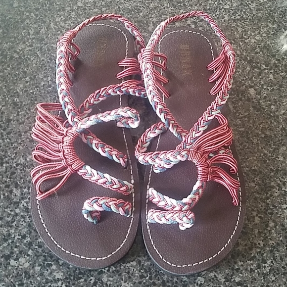 Woven sandal - Picture 1 of 2